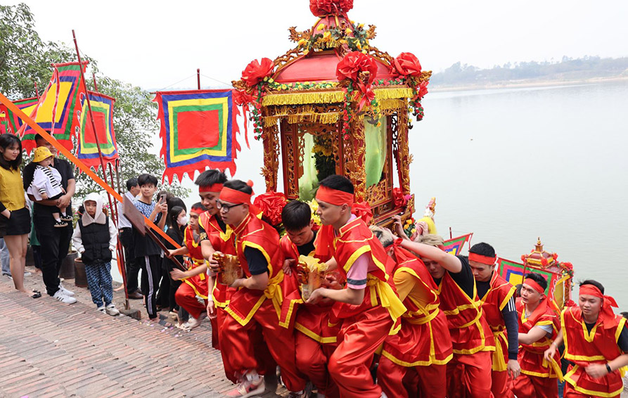 lễ hội làng gốm bát tràng